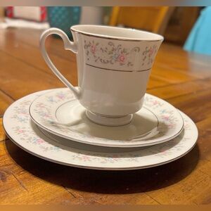 Vintage-Inspired Floral Tea Cup
